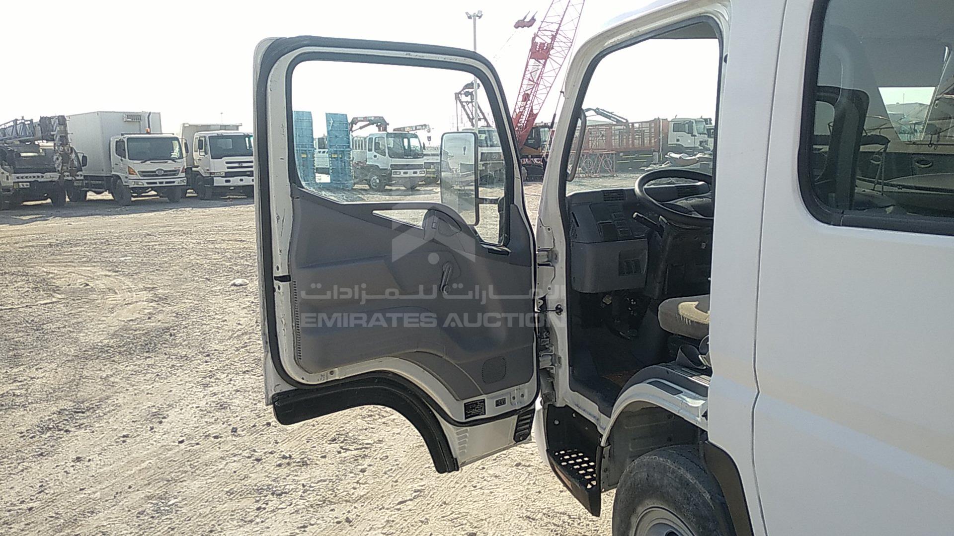 2015 MITSUBISHI CANTER VIN: JL7B6E1P0FK028476