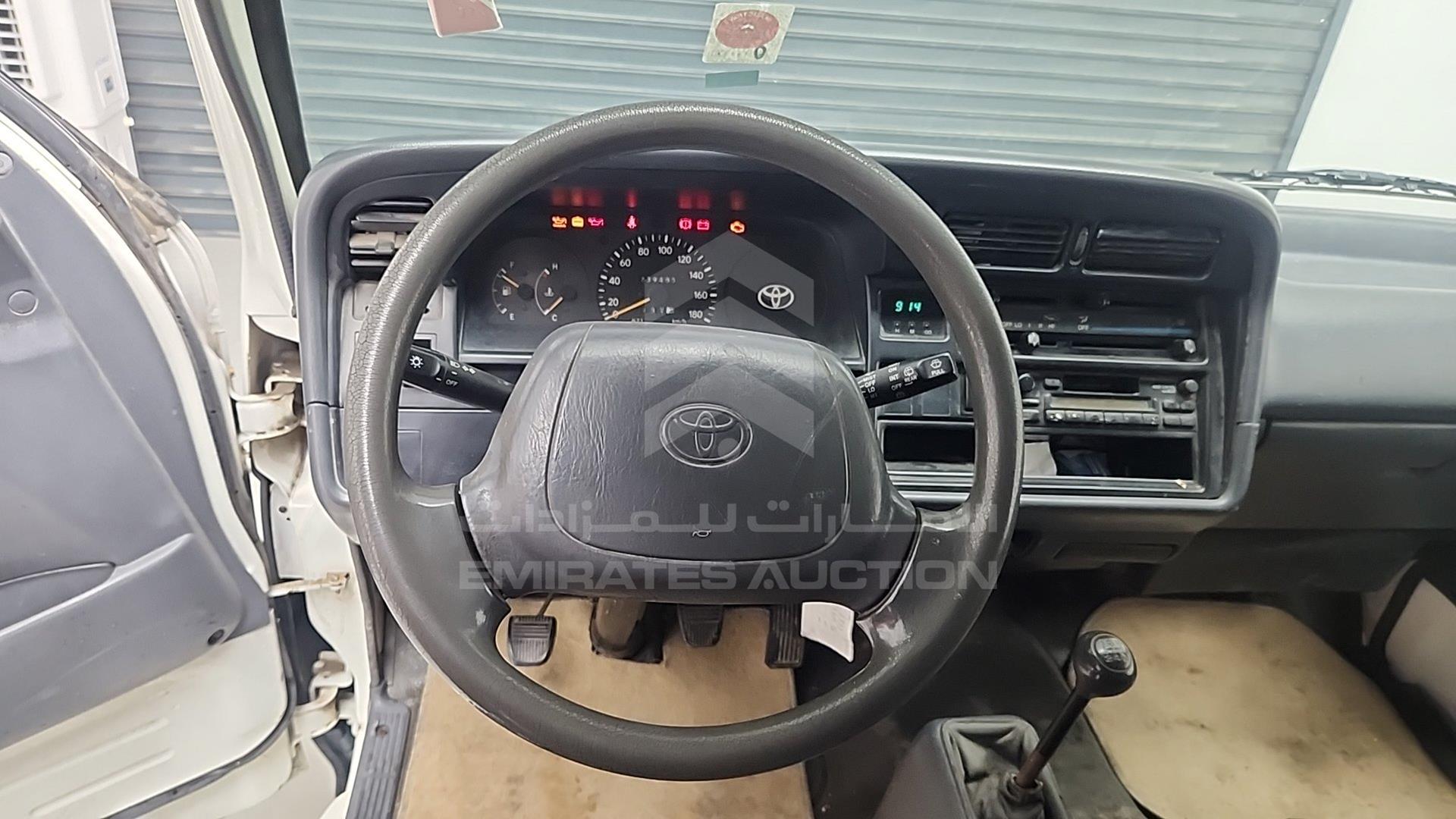 2004 TOYOTA HIACE VIN: JT4ZR119747014734