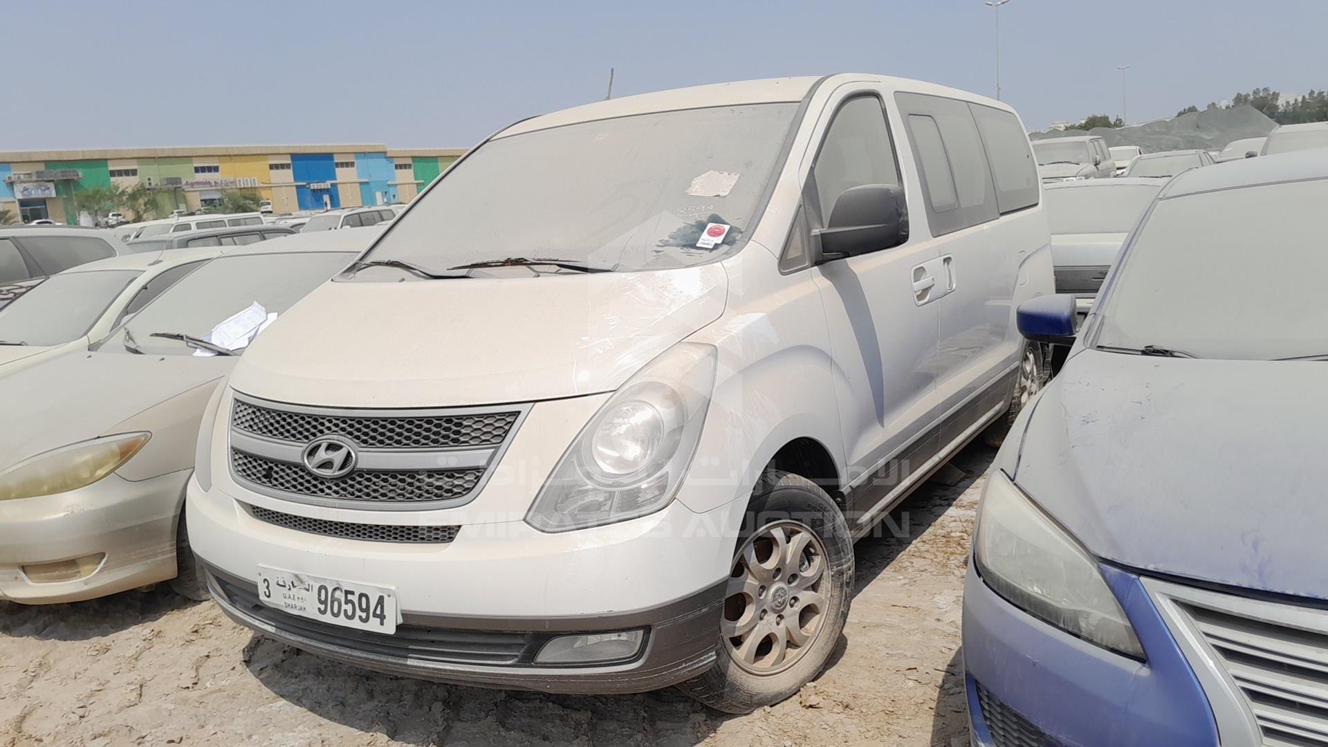 2016 HYUNDAI H1 VIN: KMJWA37R8GU767380