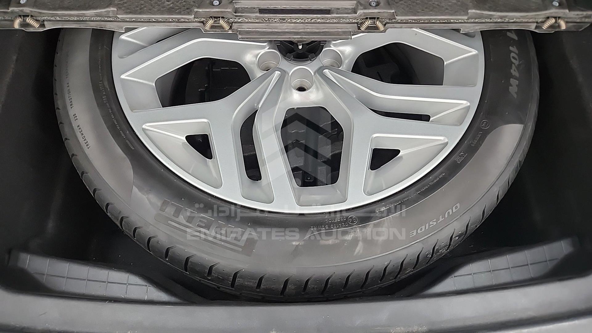 2018 RANGE ROVER VELAR VIN: 3ALYA2BV5JA727384