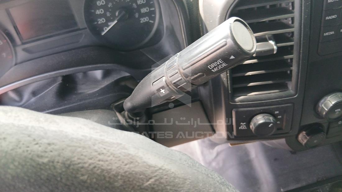 فورد اف 150 2019 — زاوية ناقل الحركة — صورة 18