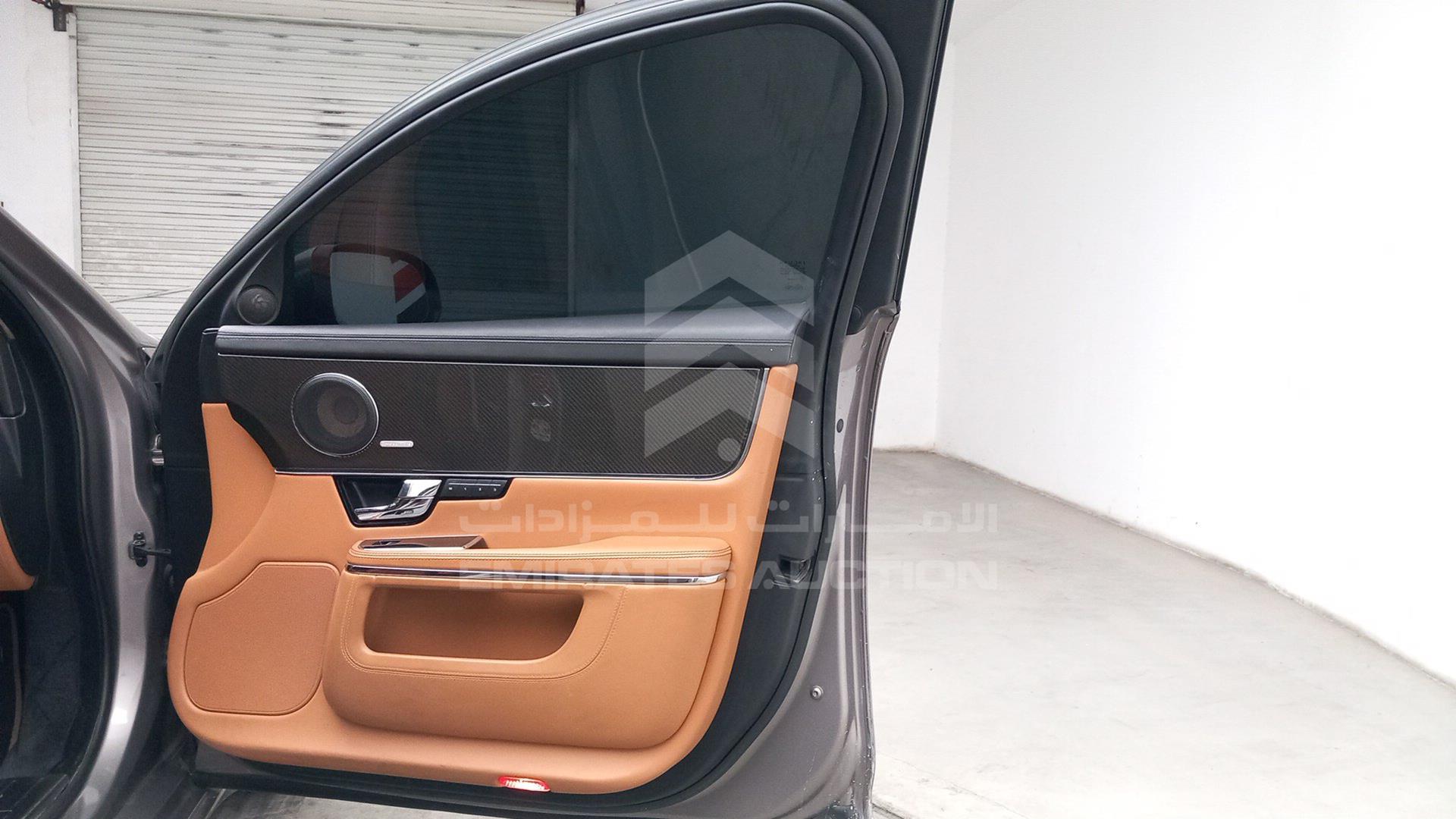 2010 JAGUAR X J VIN: SAJKA26J1AMV01346