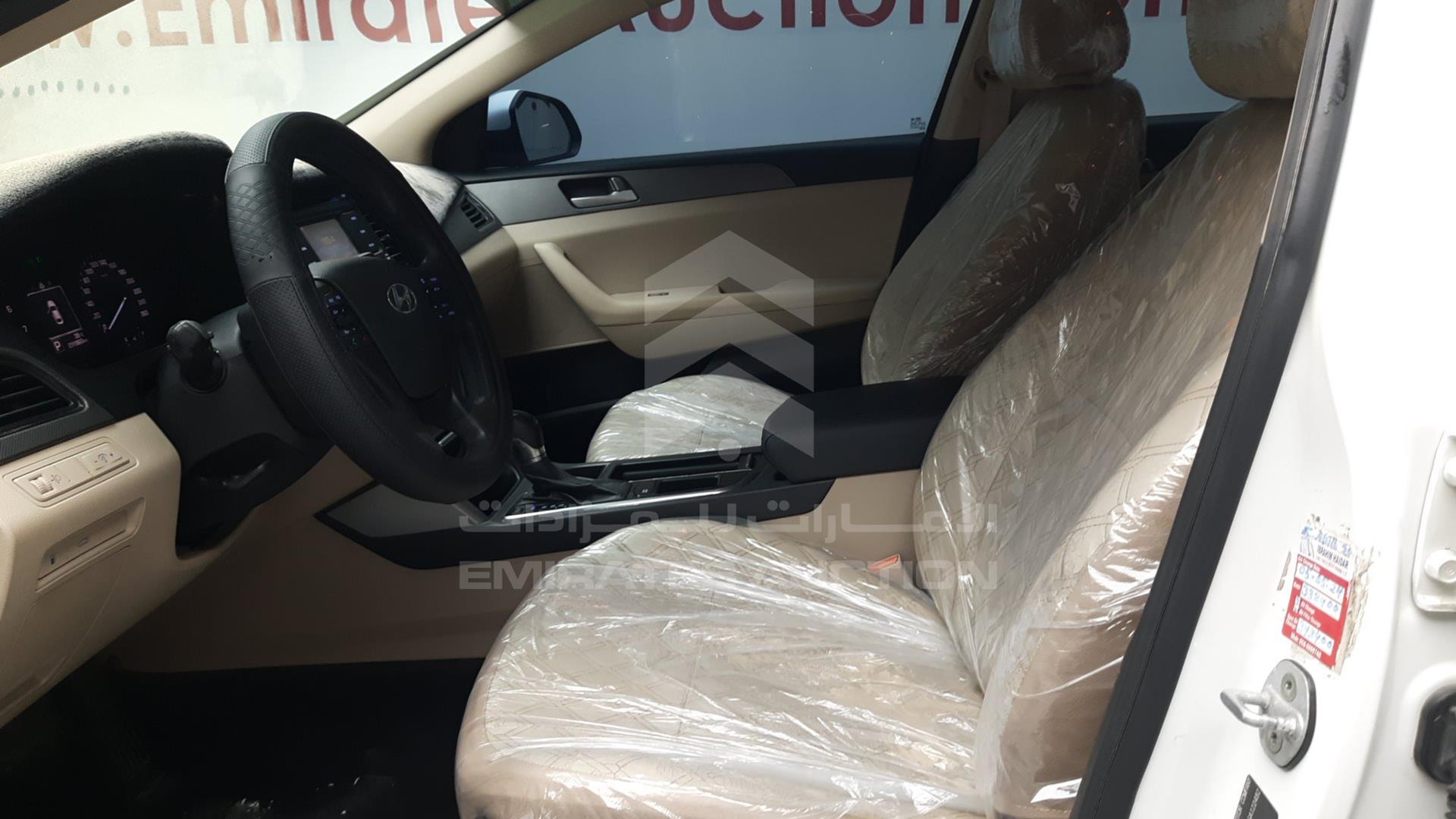 2016 HYUNDAI SONATA VIN: KMHE241G1GA122482