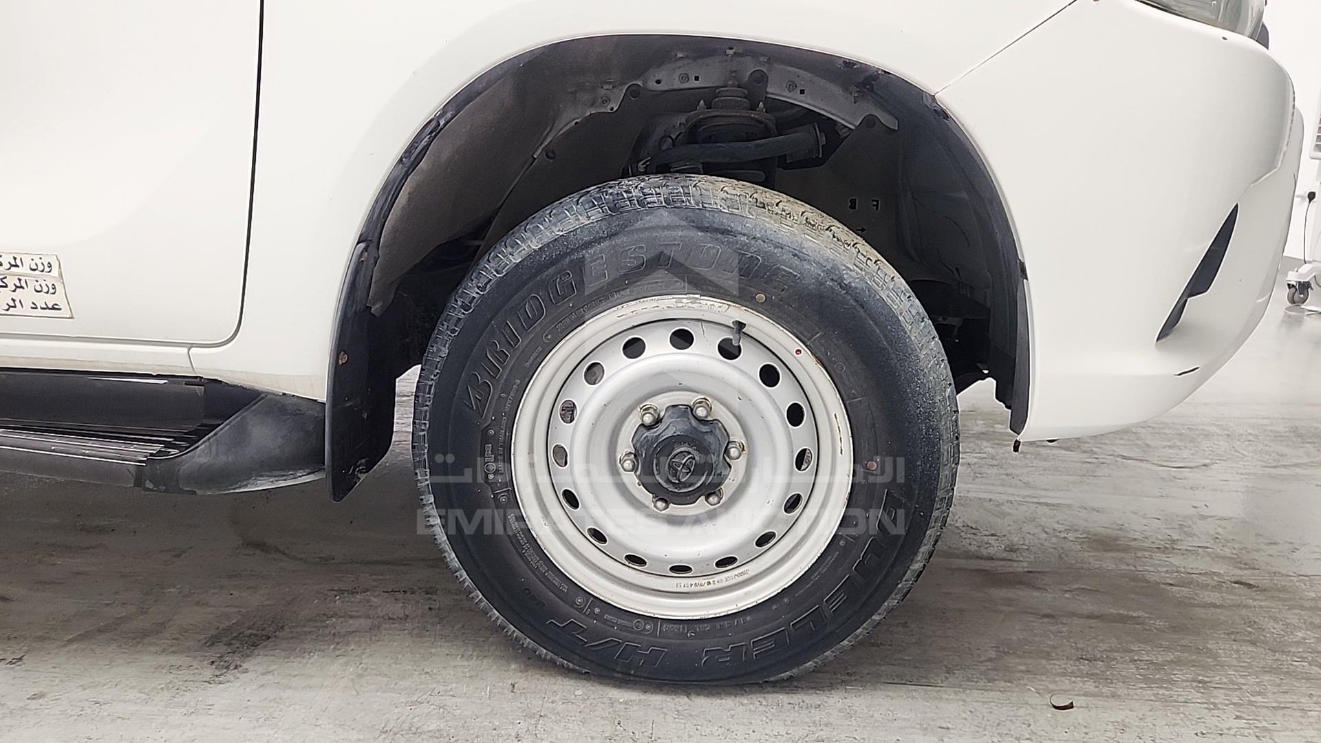 2016 TOYOTA HILUX VIN: MR0DX6CD4G0201541