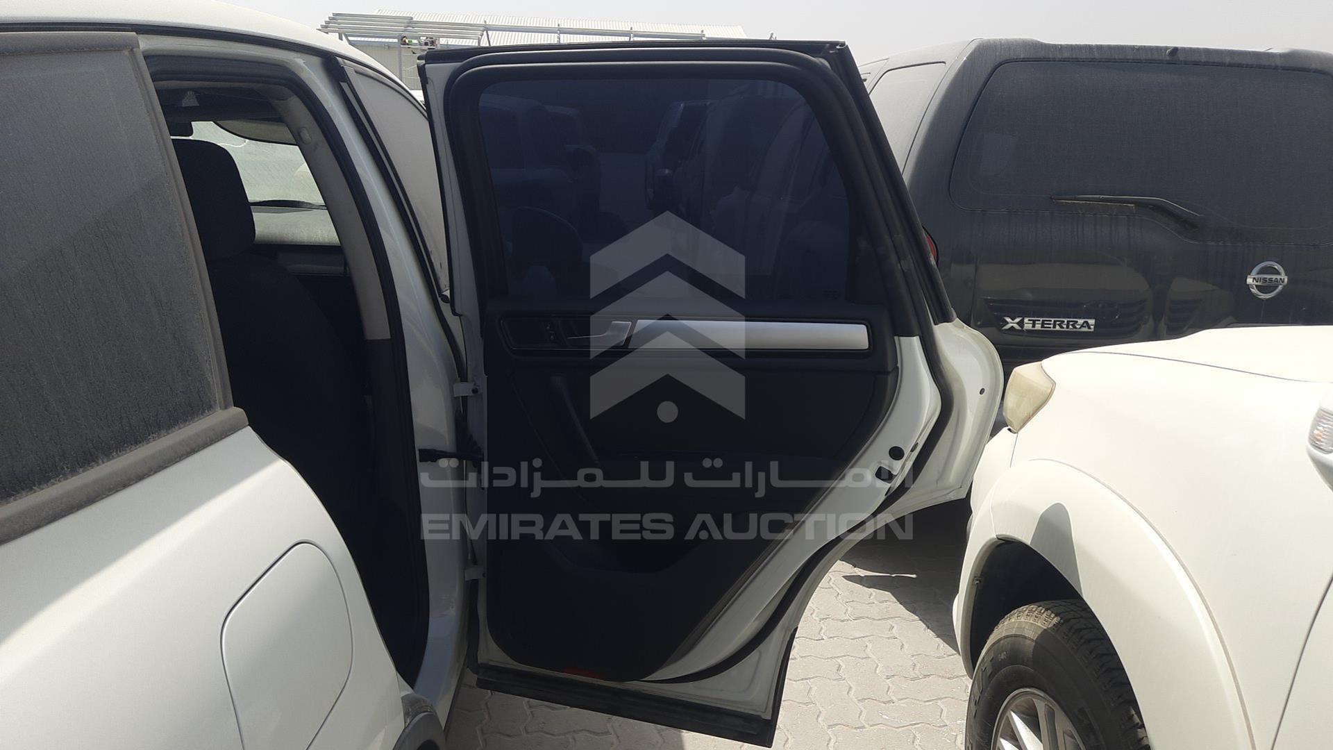 2013 VOLKSWAGEN TOUAREG VIN: WVGBC2BP0DD000306