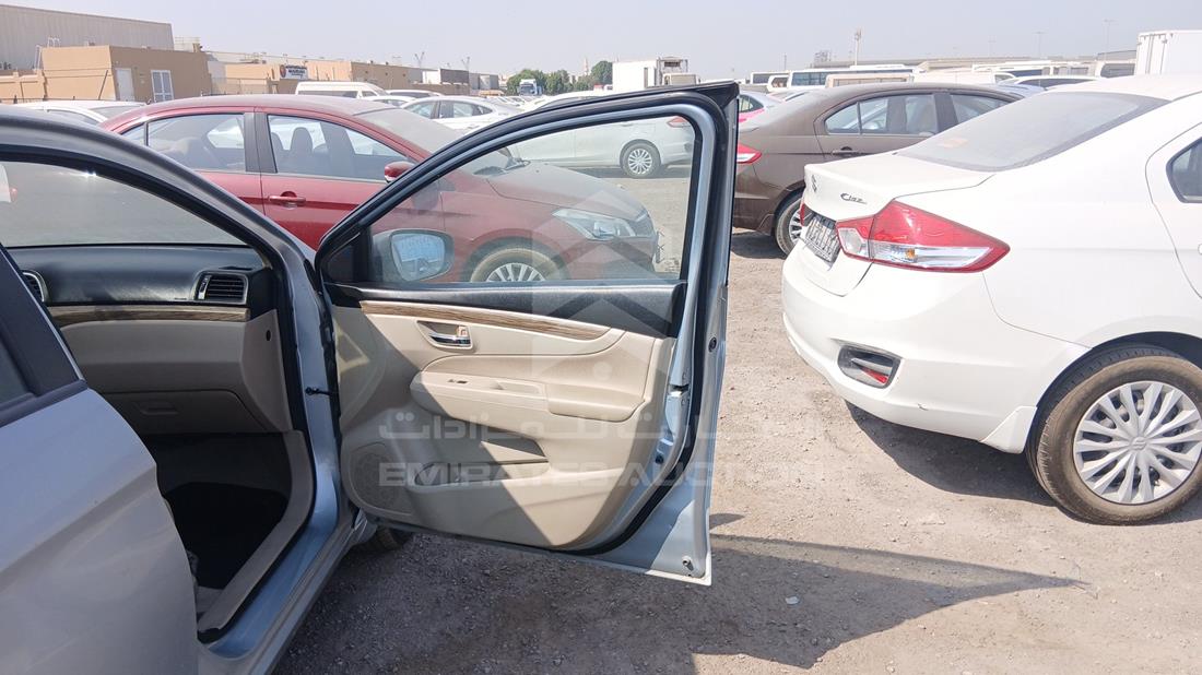 سوزوكي سياز 2023 — الباب الأمامي الأيمن — صورة 24