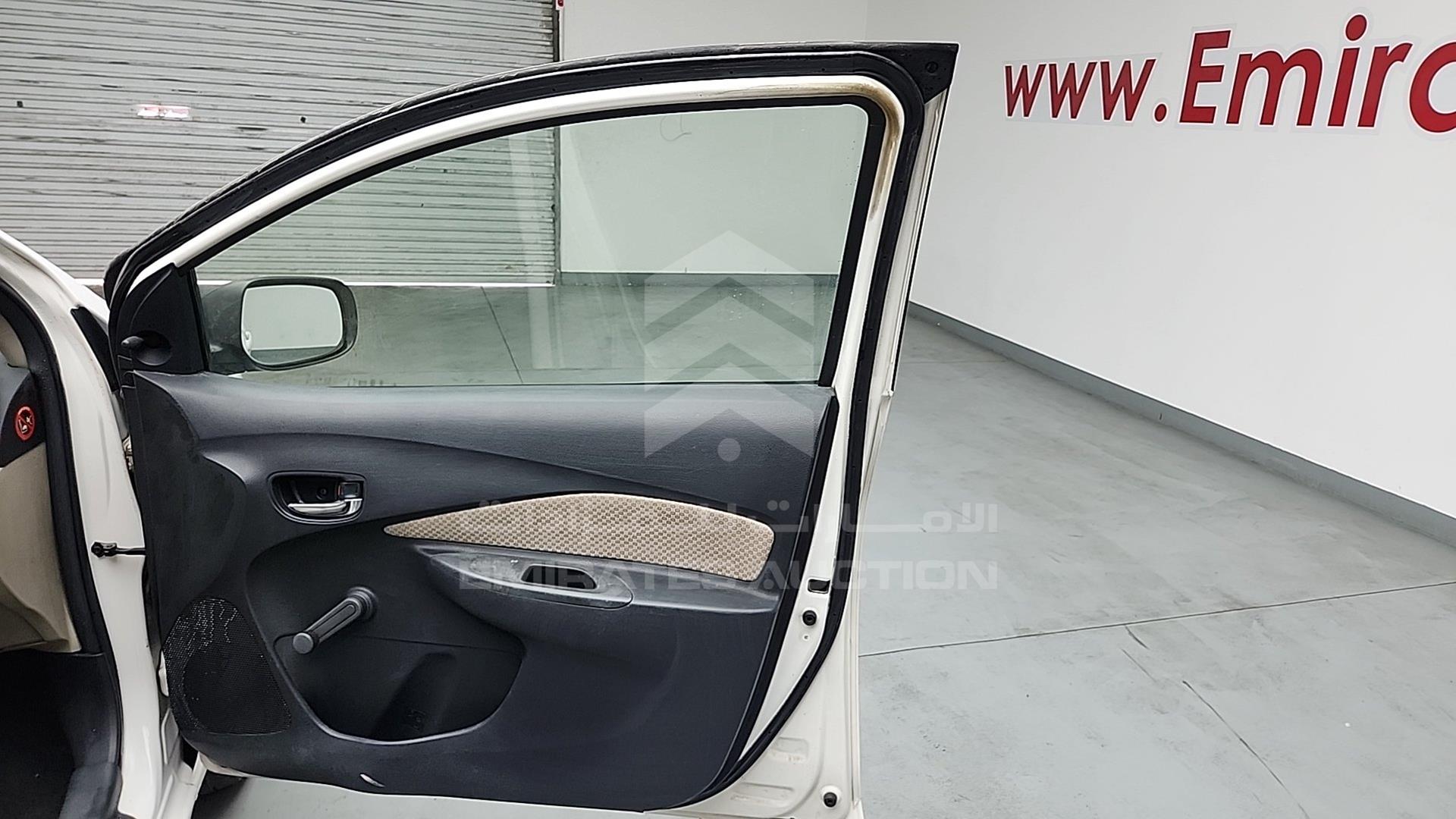 2008 TOYOTA YARIS VIN: JTDBW923X84010154