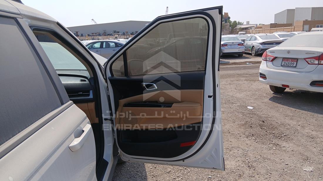 كيا كرنفال 2022 — الباب الأمامي الأيمن — صورة 25