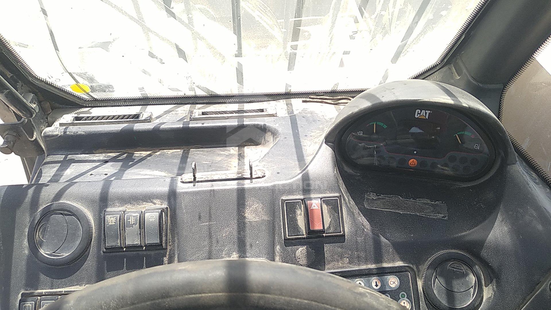 2014 CATERPILLAR TH414 VIN: YC5000000TBZ00900