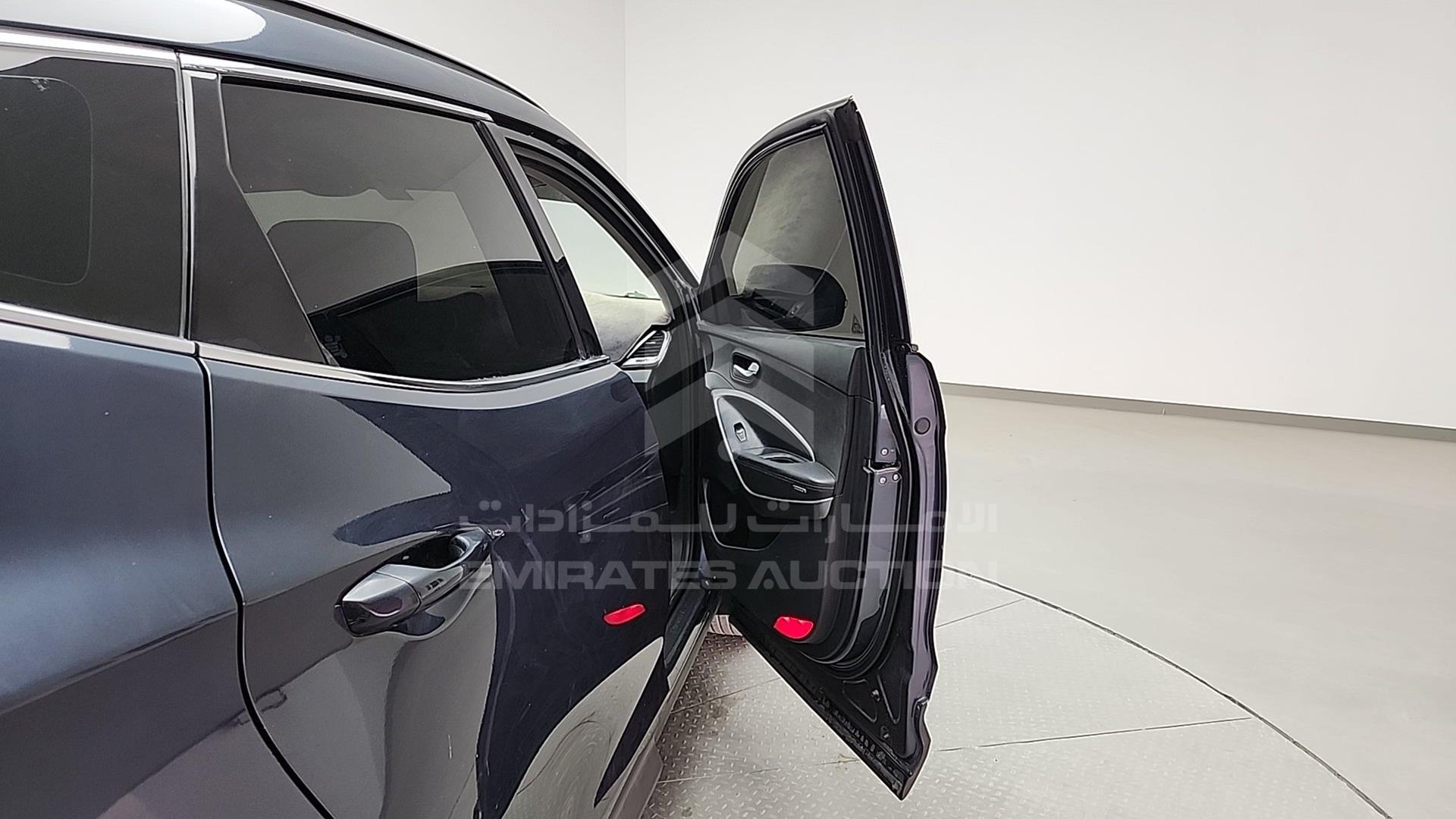 2016 HYUNDAI SANTA FE VIN: KMHST81C2GU488227