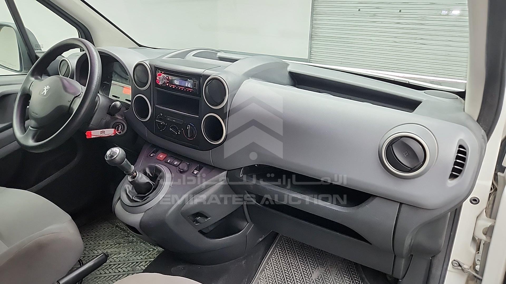 2015 PEUGEOT PARTNER VIN: VF37ENFU0FJ542828