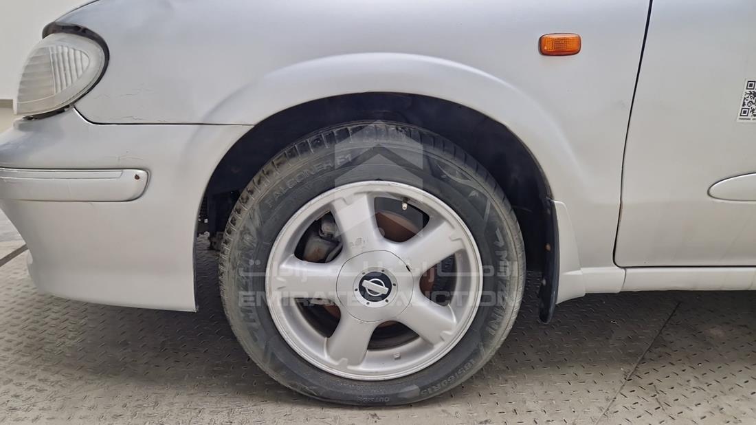 نيسان صني 2001 — الإطار الأمامي الأيسر — صورة 38