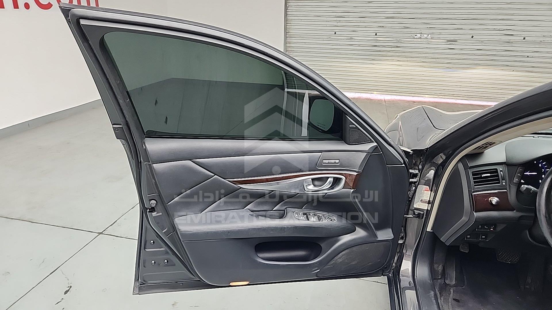 2016 INFINITI Q70 VIN: JNKBY1AP2GM320148
