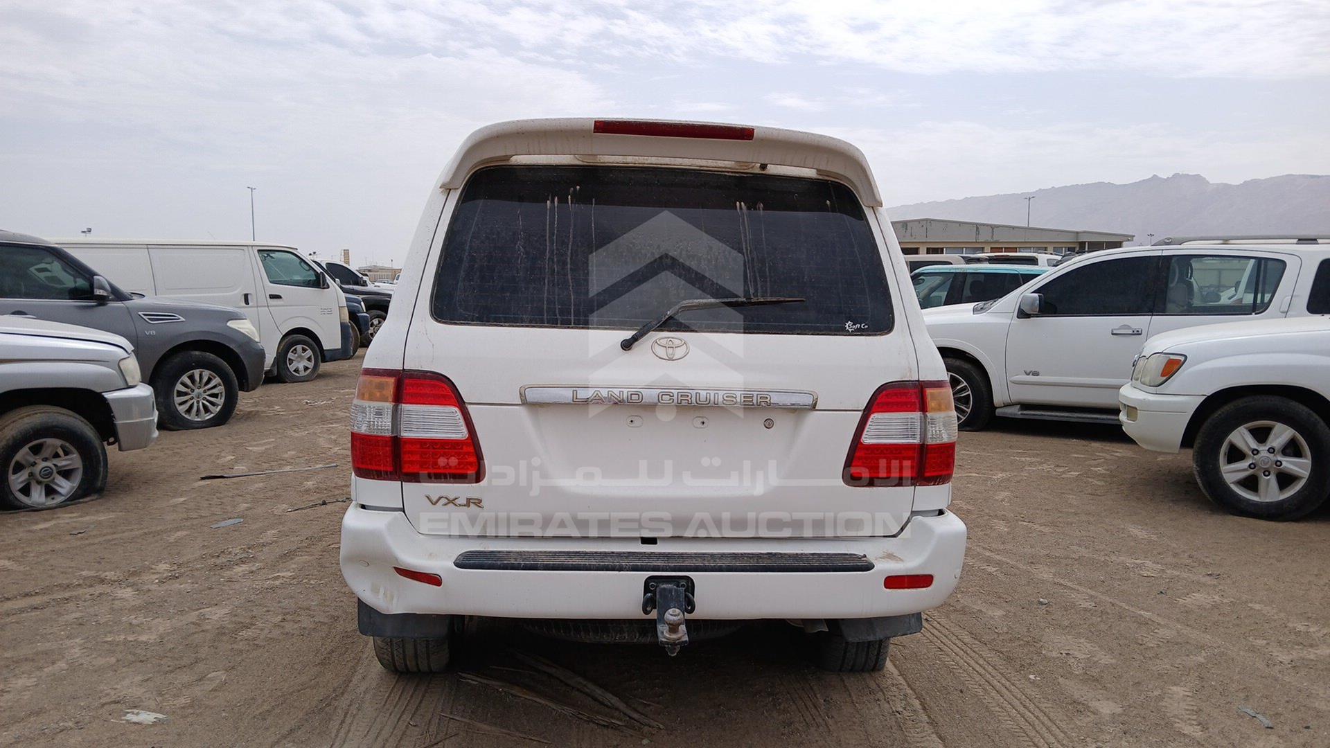 2004 TOYOTA LAND CRUISER VIN: JTEHT05J942060151