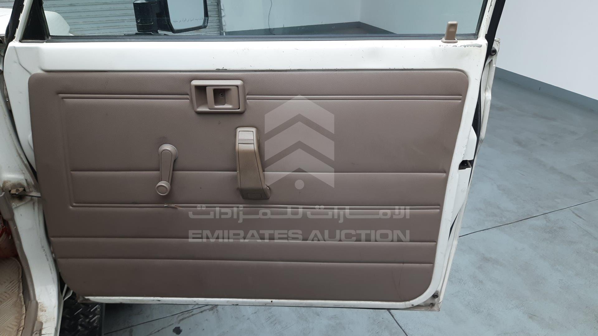 2010 TOYOTA LAND CRUISER VIN: JTFLU71J6A4302704