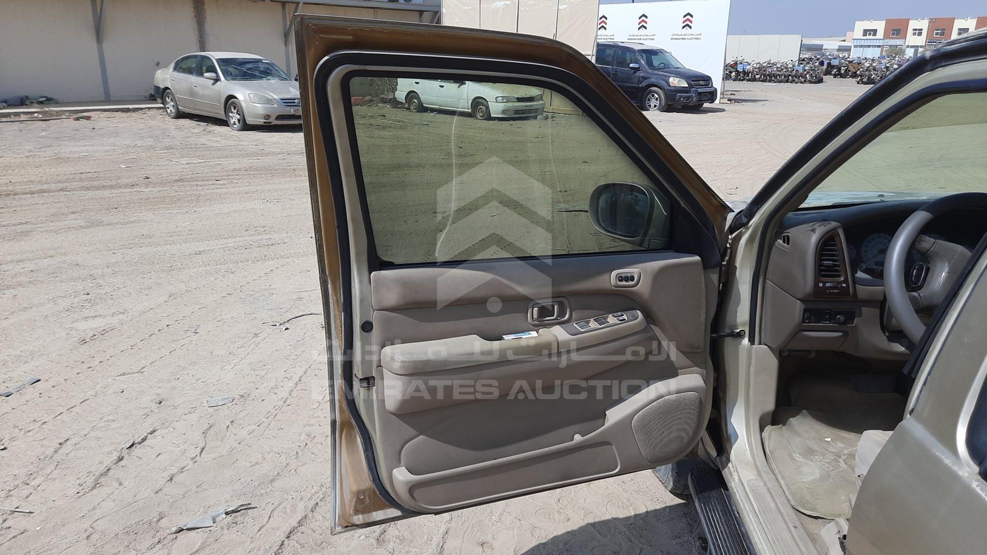 2001 NISSAN PATHFINDER VIN: JN8DR09Y31W596577