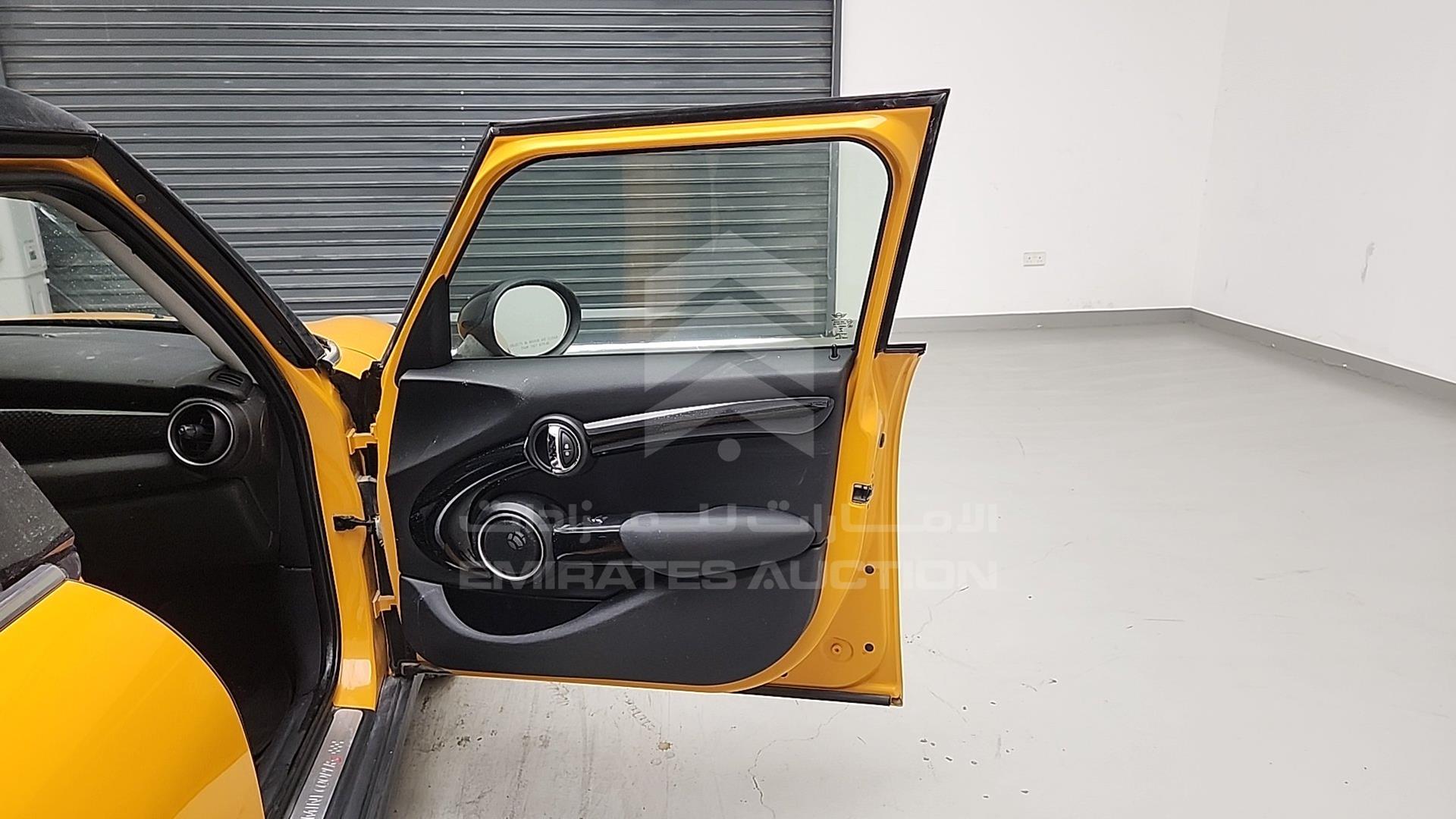 2015 MINI COOPER VIN: WMWXU3C5XFT892192
