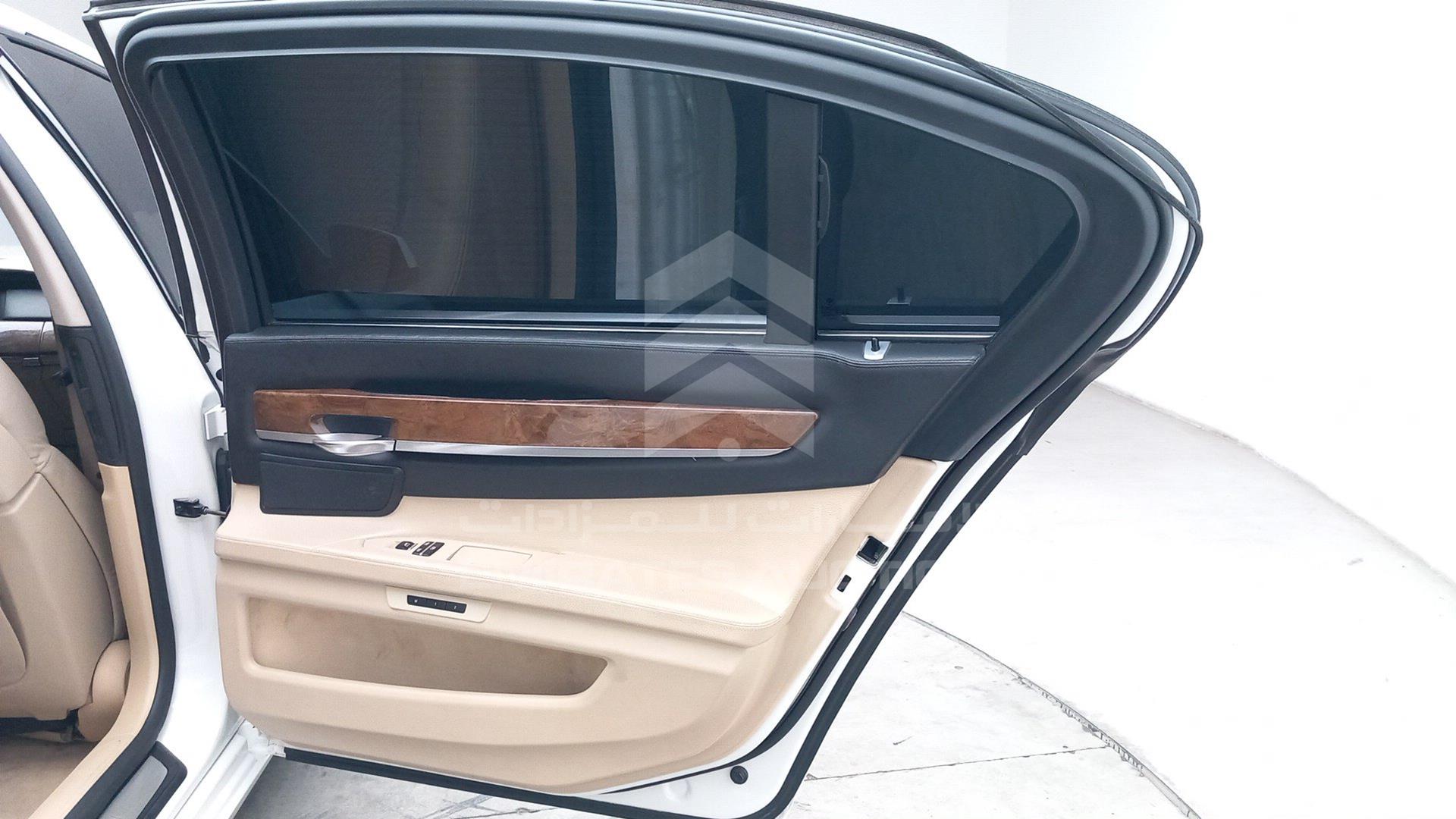 2009 BMW 750 I VIN: WBAKB81069CY52975