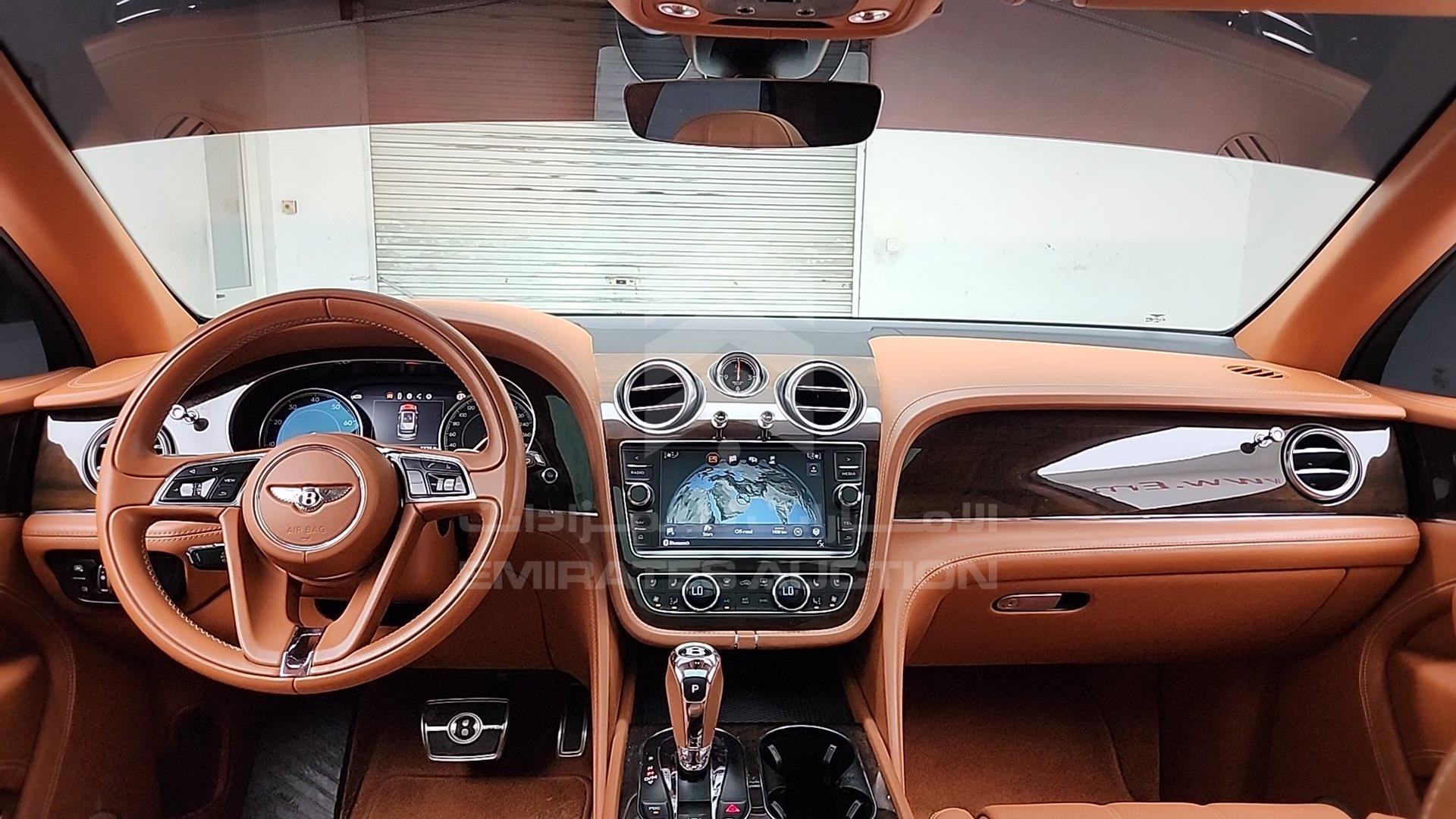 2018 BENTLEY BENTAYGA VIN: SJAAL1ZV5JC022898