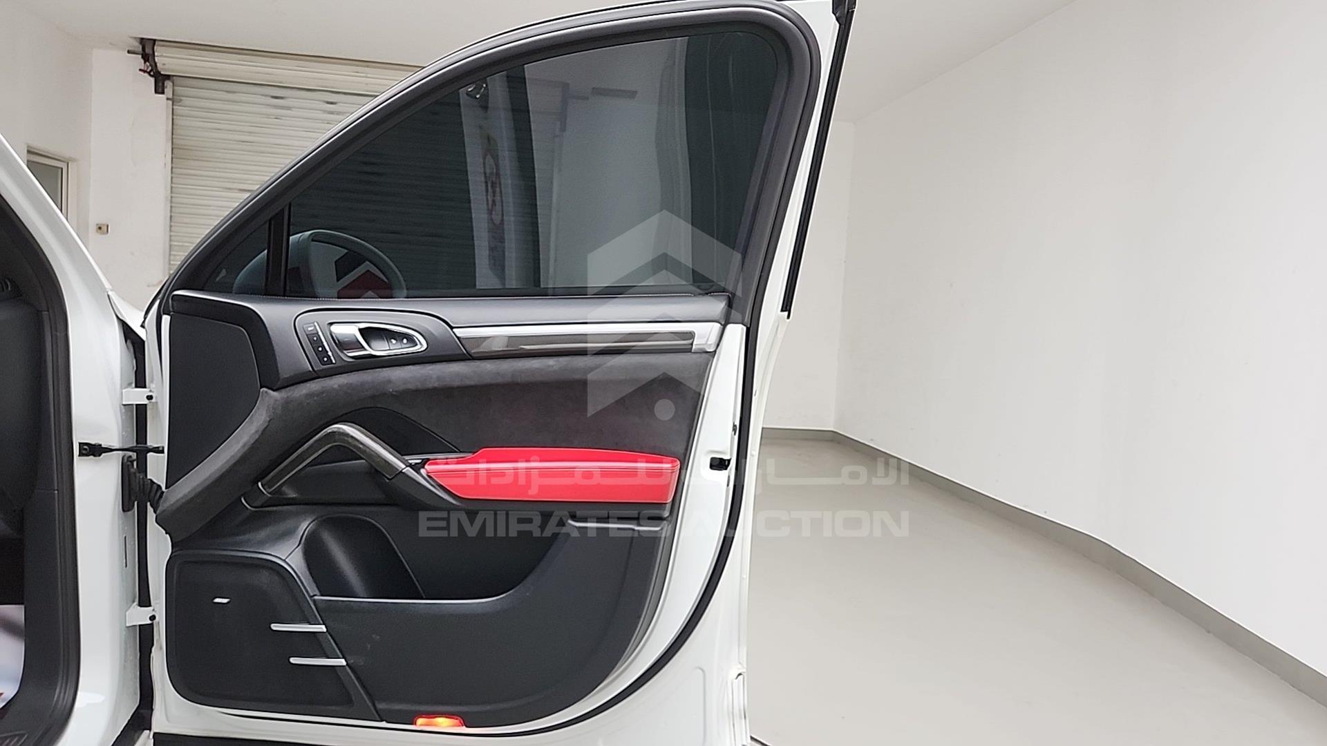 2013 PORSCHE CAYENNE VIN: WP1ZZZ92ZDLA74155