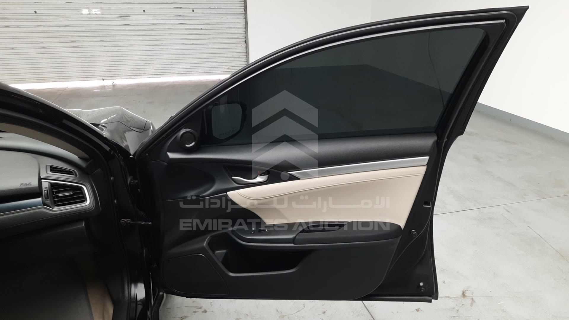 2016 HONDA CIVIC VIN: 19XFC2970GE451030