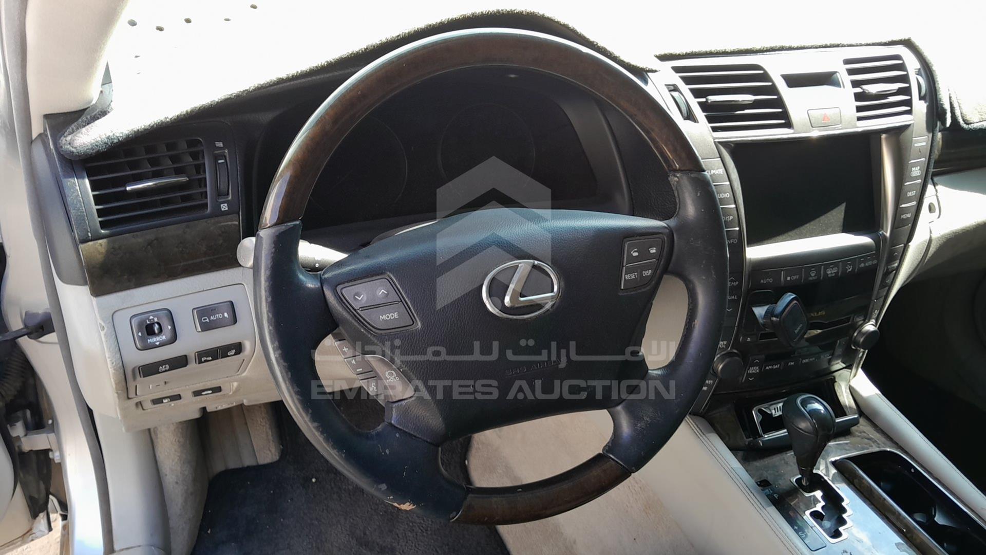 2009 LEXUS LS 460 VIN: JTHCL46F295003617