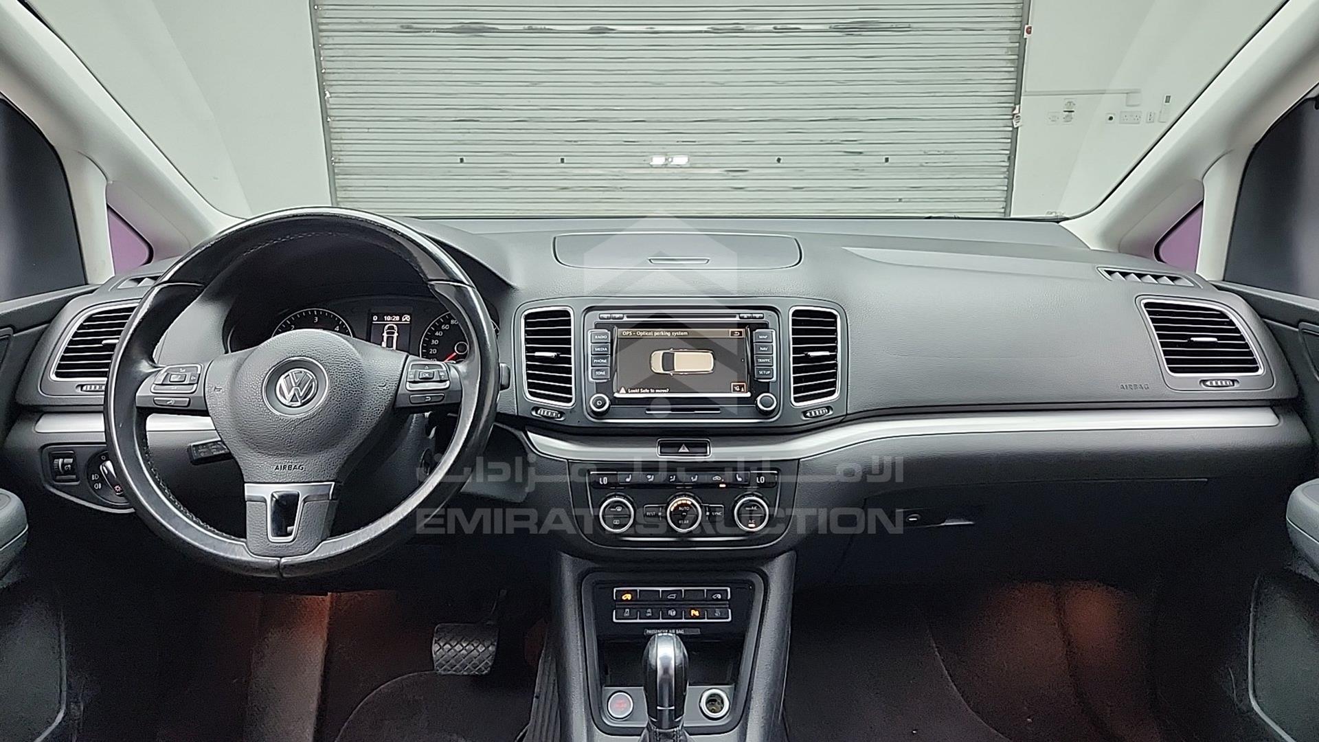 2016 VOLKSWAGEN SHARAN VIN: WVWZZZ7NZEV032244