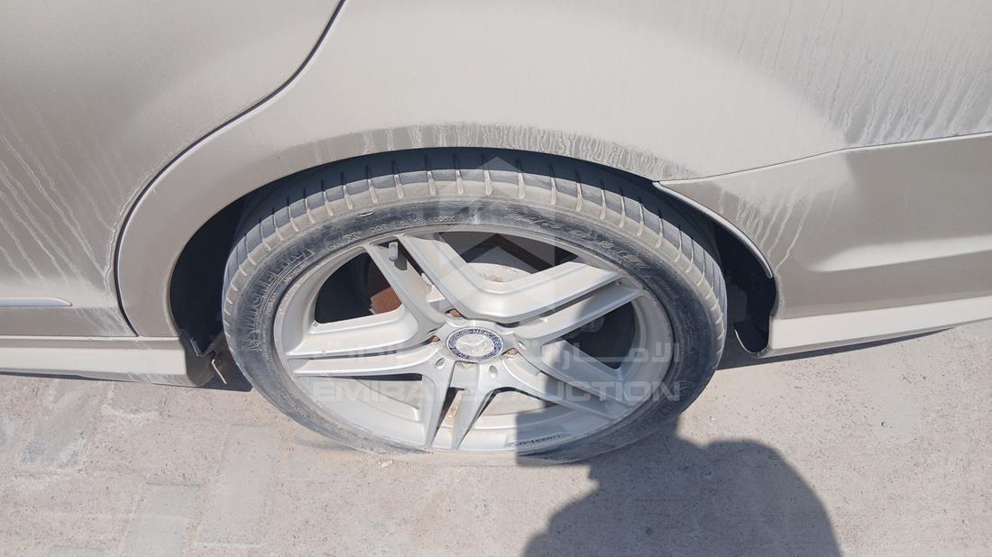 مرسيدس C200 2012 — الإطار الخلفي الأيسر — صورة 31
