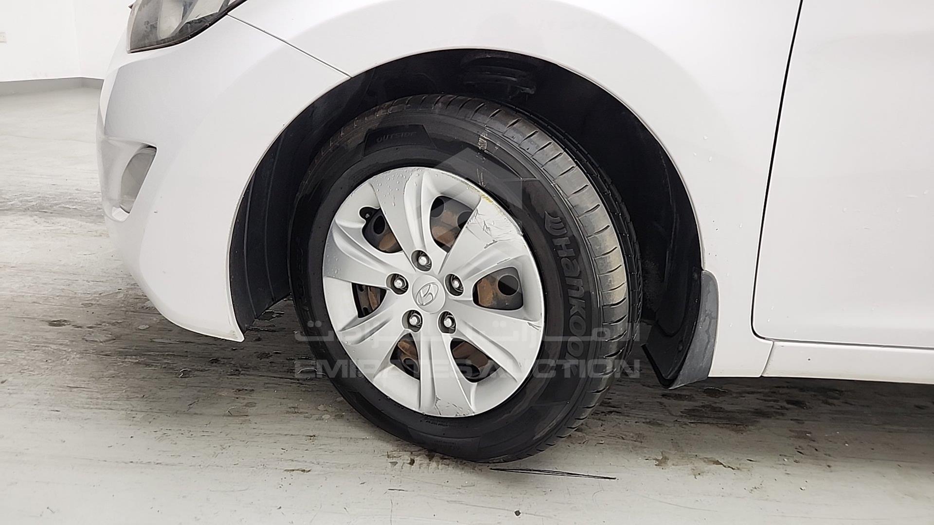 2014 HYUNDAI ELANTRA VIN: KMHDG41C8EU924159