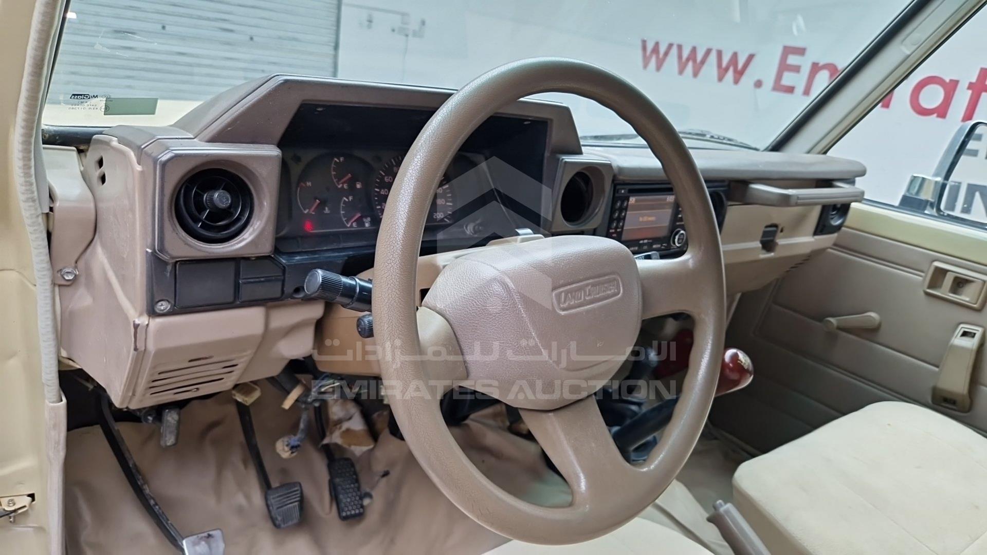 2006 TOYOTA LAND CRUISER VIN: JTFLJ71J168010726