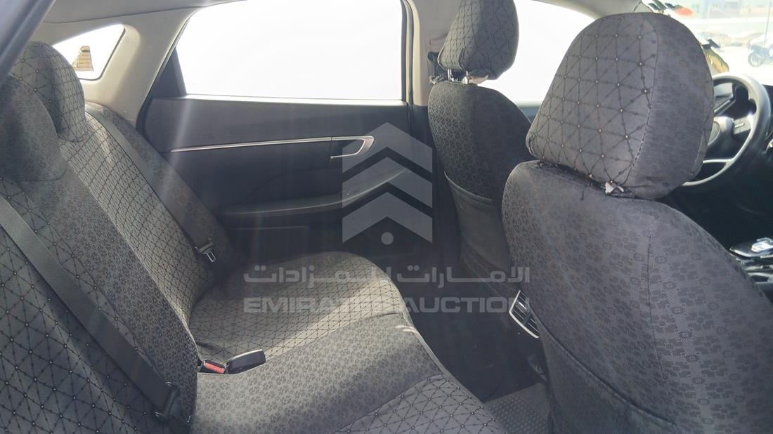 هيونداي سوناتا هجينة 2021 — زاوية الراكب الخلفي اليمنى — صورة 21