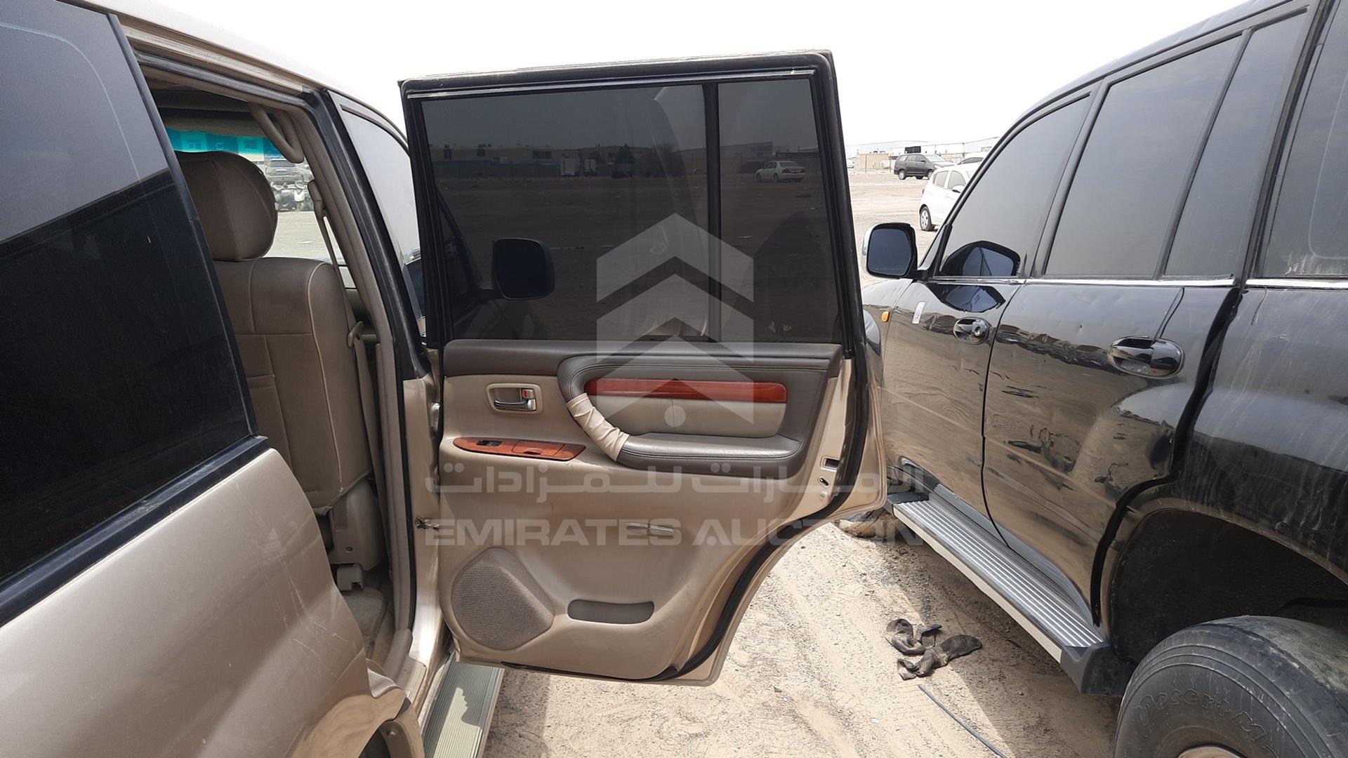 2000 LEXUS LX 470 VIN: JT6HT00W4Y0113337