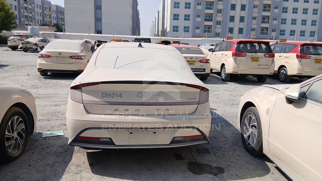 2021 Hyundai Sonata Hybrid — Rear View — Photo 8