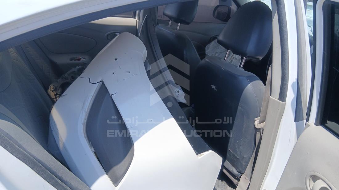 نيسان صني 2022 — زاوية الراكب الخلفي اليمنى — صورة 19