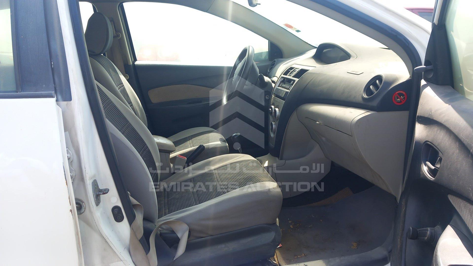 2006 TOYOTA YARIS VIN: JTDBW933561011032