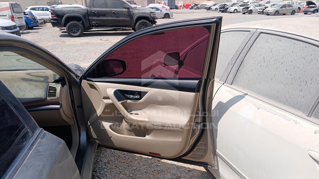 2013 Nissan Altima — Front Right Door — Photo 24