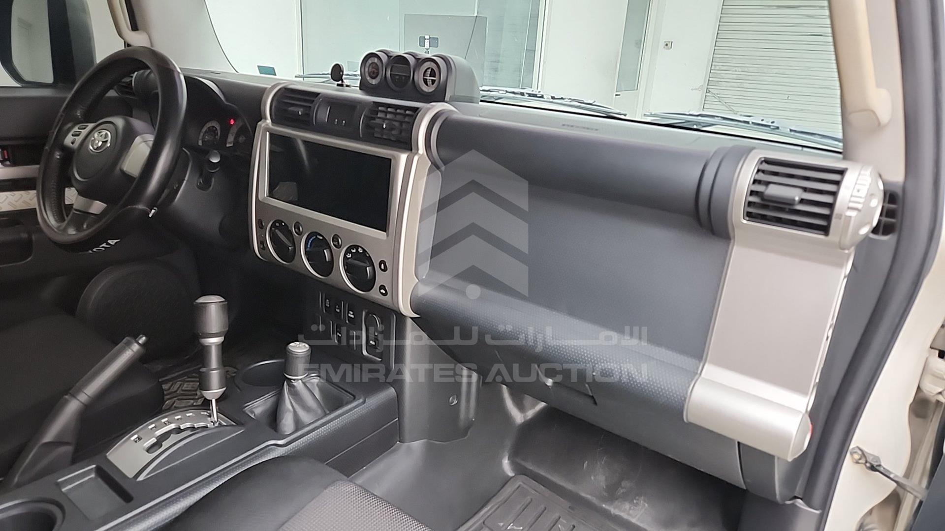 2008 TOYOTA FJ CRUISER VIN: JTEBU11F18K035244