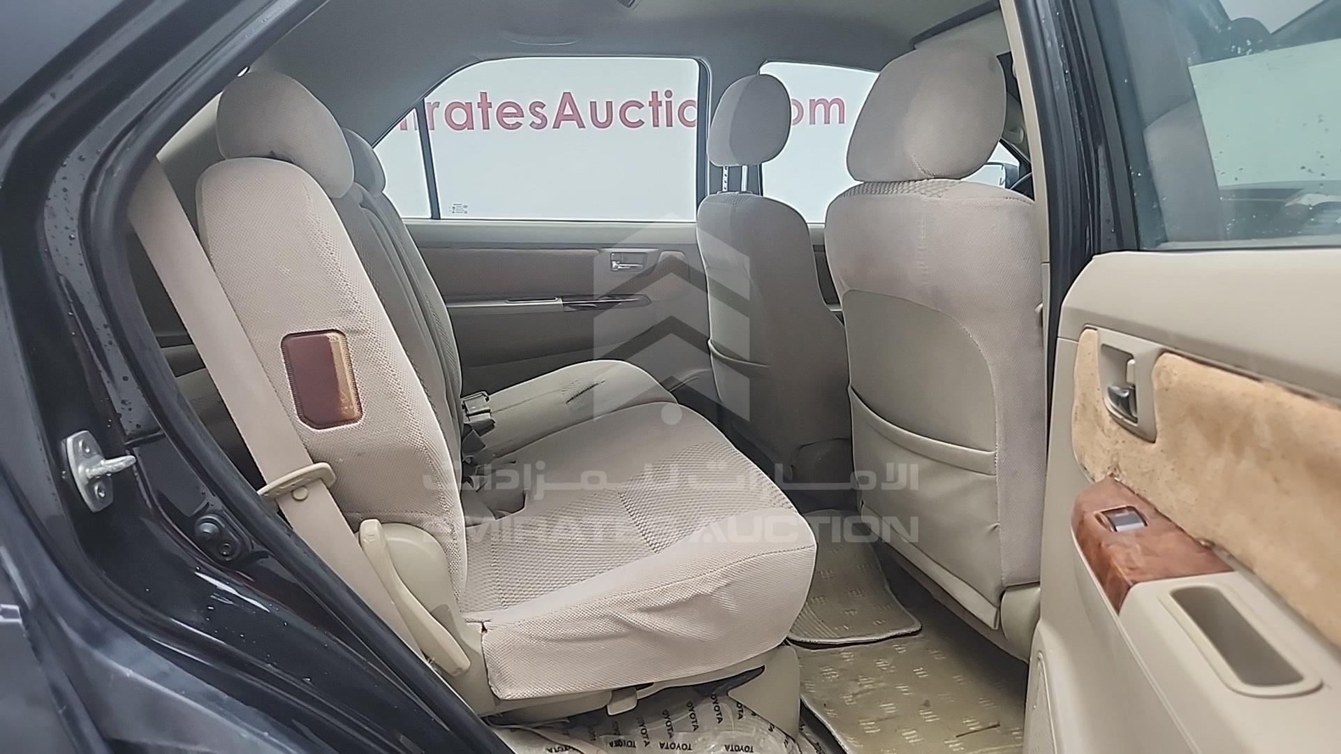 2011 TOYOTA FORTUNER VIN: MHFYX59GXB8018784