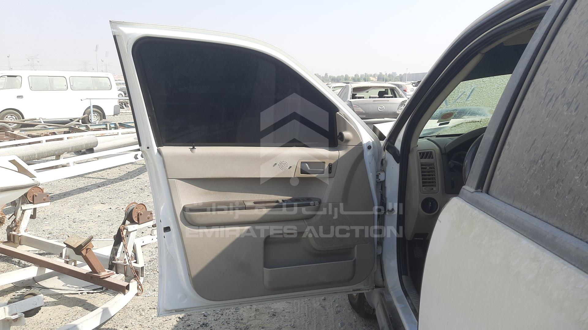 2008 FORD ESCAPE VIN: 1FMCU92188KE43018