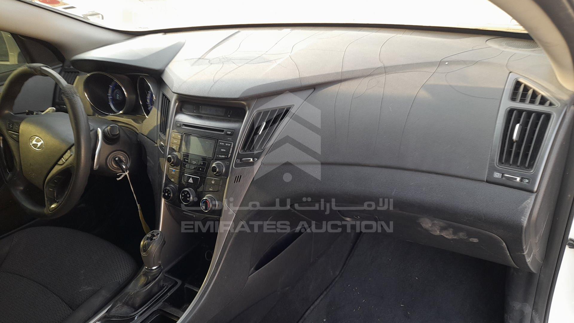 2014 HYUNDAI SONATA VIN: KMHEB41C7EA624942