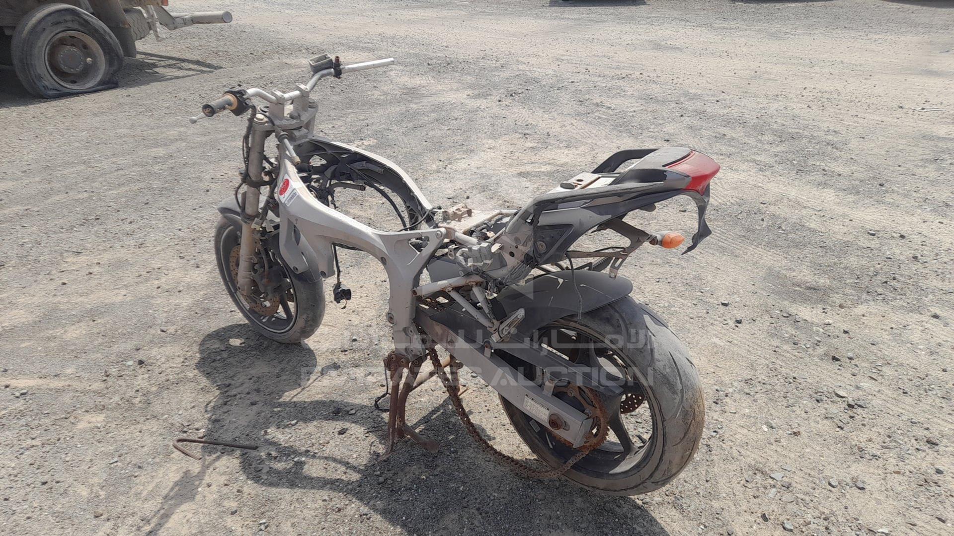 2006 YAMAHA FZ6 S VIN: JYARJ071000056504