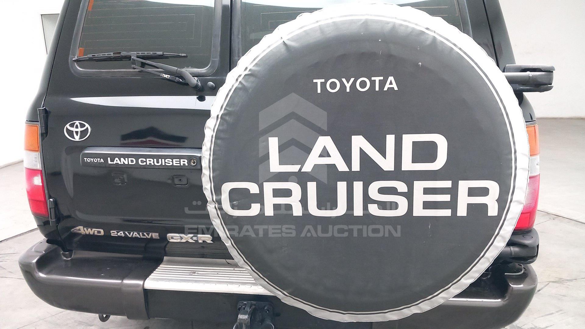 1996 TOYOTA LAND CRUISER VIN: FZJ800115226