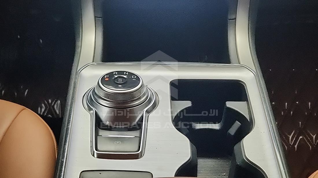2022 Ford Edge — Gear View — Photo 17