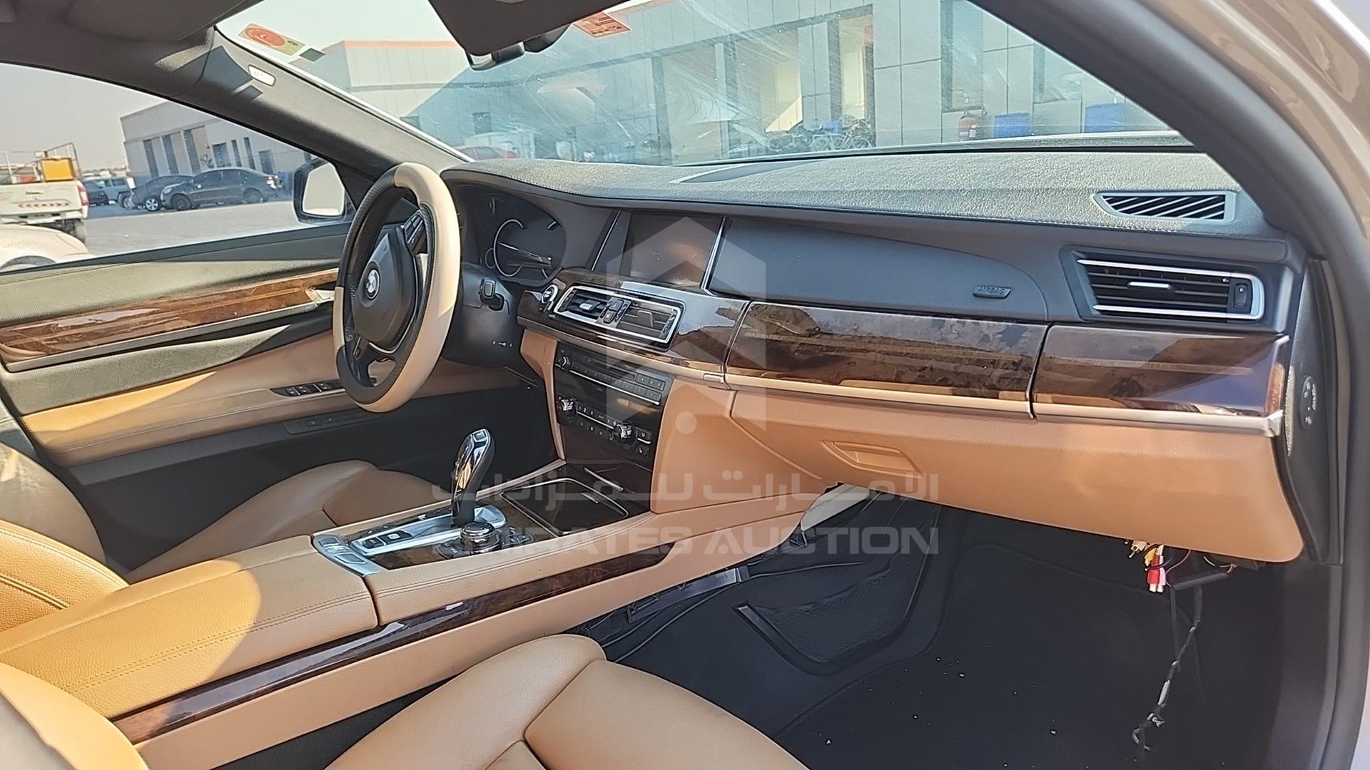 2013 BMW 750 VIN: WBAYE8101DD145934