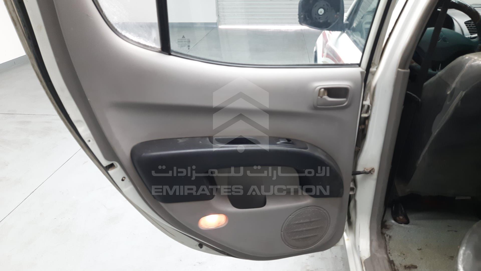 2015 MITSUBISHI L 200 VIN: MMBJNKA40FD017803