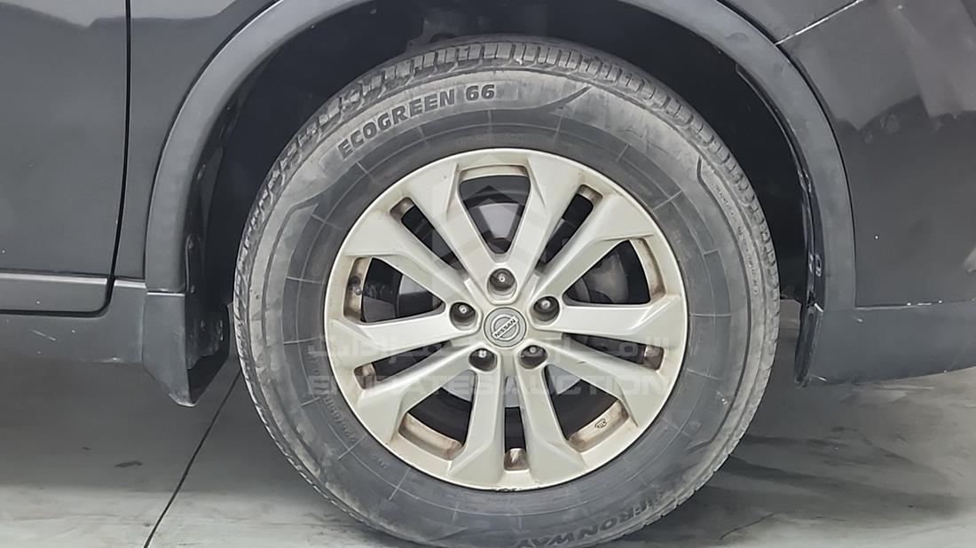 2016 Nissan X-Trail — Front Right Angle — Photo 9