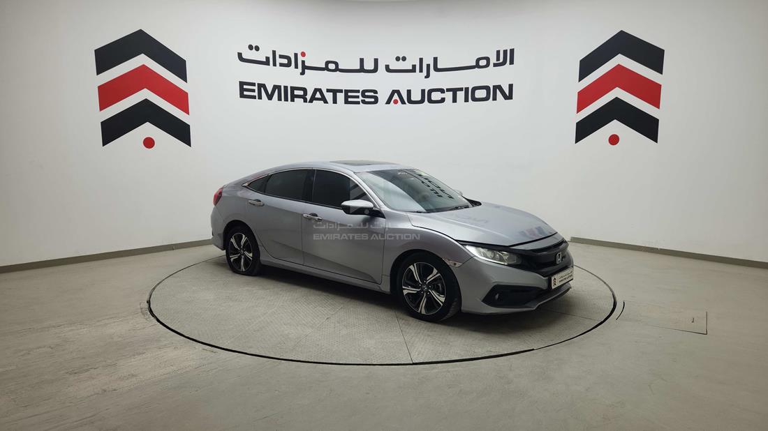 هوندا سيفيك 2021 — الزاوية الأمامية اليمنى — صورة 10