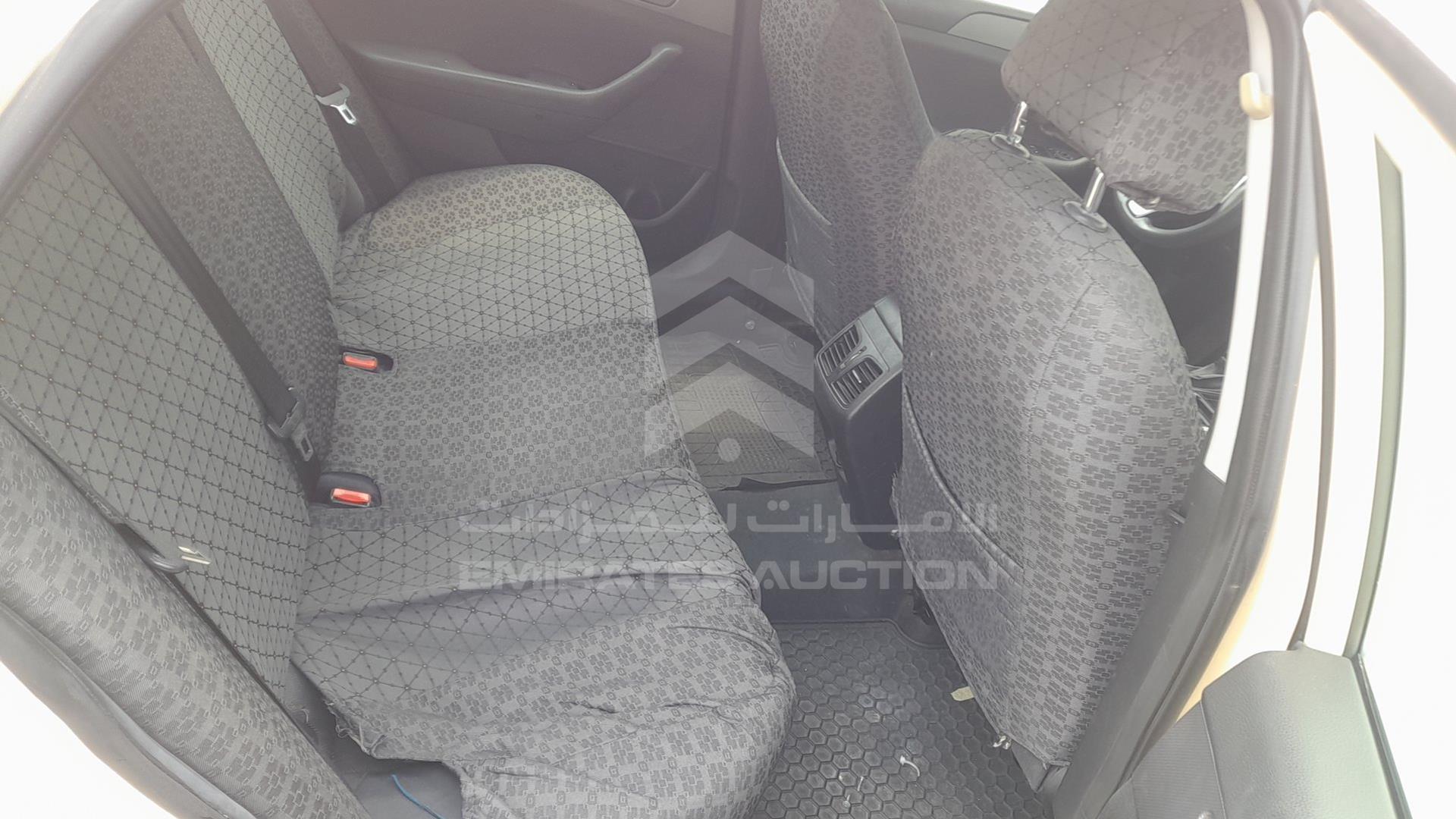 2018 HYUNDAI SONATA VIN: KMHE24132JA082126