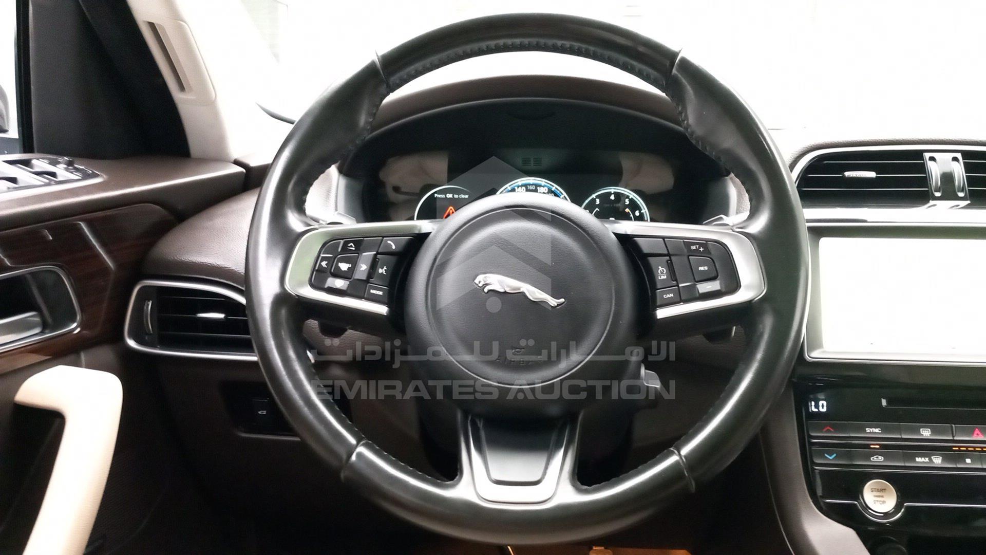 2018 JAGUAR F-PACE VIN: SADCA2BX6JA277882