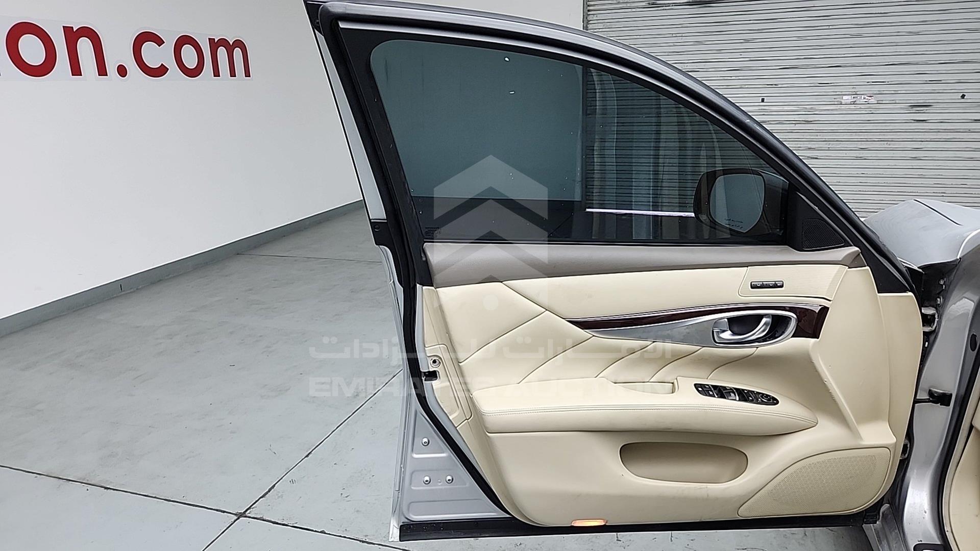 2018 INFINITI Q70 VIN: JNKBY1AP9JM370178